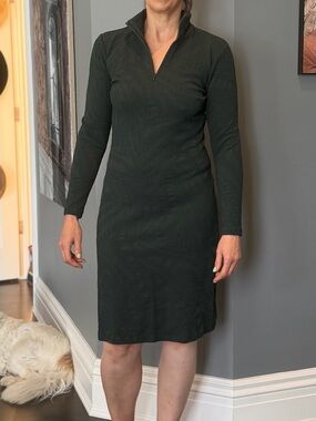 Long-Sleeve Textured Zip-Front Dark Green Dress